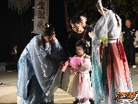 图集 | 清明假期，荆州“十二时辰”夜场更嗨