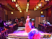 图集 | 清明假期，荆州“十二时辰”夜场更嗨