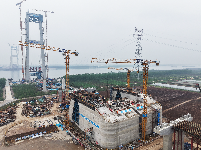 图集｜荆州李埠长江公铁大桥北岸施工有序推进