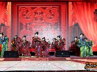 黄石荆州球迷狂欢夜 荆楚文脉与足球激情完美碰撞