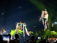 图集 | 清明假期，荆州东门越夜越精彩