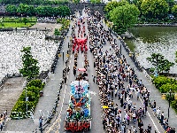 千人战国袍花车巡游  沸腾“五一”假期