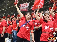 图集 | 荆州“第12人” 热血爆燃助首胜