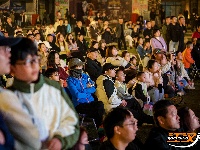 图集 | 看球赛、嗦粉面！荆州这场狂欢点燃夜经济
