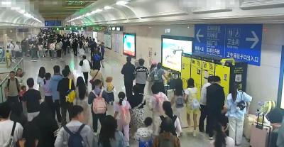 外交部发言人毛宁晒出武汉地铁视频！外国网友评论亮了 