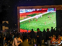 图集 | 看球赛、嗦粉面！荆州这场狂欢点燃夜经济