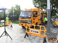 图集 | 道路恢复如初 红马甲是城市最耀眼的风景