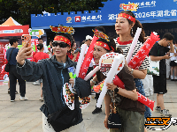 图集丨楚超高手过招 球迷燃情似火