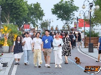 荆州的“顶配夜晚”：滨江风貌遇上夏夜经济