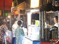 荆州的“顶配夜晚”：滨江风貌遇上夏夜经济