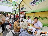图集 | 专家来“摆摊”！中医夜市热闹开市
