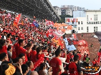 图集丨楚超高手过招 球迷燃情似火
