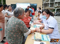 【图集】品端午韵味 话邻里温情