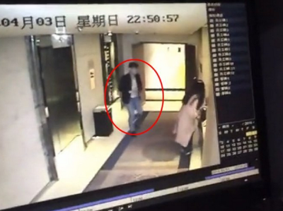 女子酒店内遭陌生男尾随拖拽