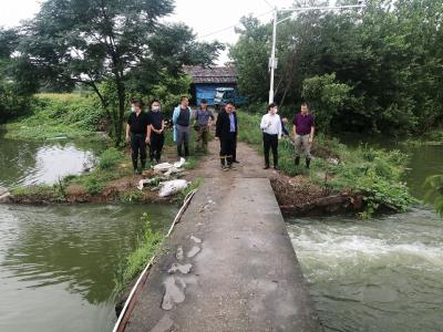 余松柏巡察暴雨过后城区排涝情况