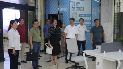 洪湖市委宣传部来我市融媒体中心考察交流