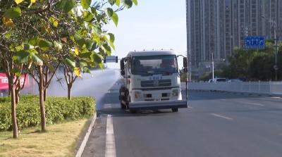 市城管局：多措并举 抗旱护绿