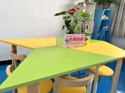 石首市绣林小学举行心理健康手抄报评比活动