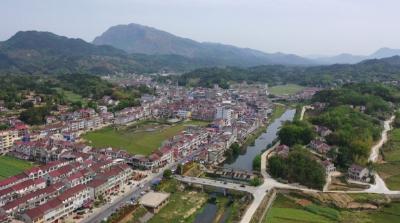 老百姓在家门口端上"金饭碗"！黄冈这个乡镇的致富密码是……