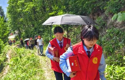 跨越8年、行程7万多公里的爱心接力！他们用行动诠释“一个都不能少”