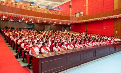 石首市举行庆祝第40个教师节大会