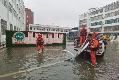 迎战强降雨！“他们”用自己的方式守护石首！