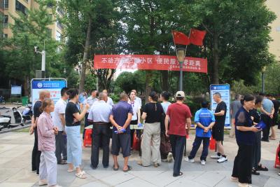 石首：不动产登记进小区 便民服务零距离
