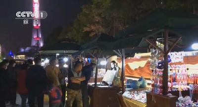 地摊火了、夜市开了，久违的烟火气回来了！