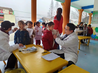 呵护健康 关爱成长——毛家港镇卫生院开展儿童健康体检活动