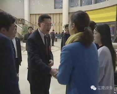刘勇、韩旭到各代表团驻地看望代表