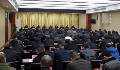 江陵县集中学习传达市五次党代会精神和省委十届八次全体（扩大）会议精神