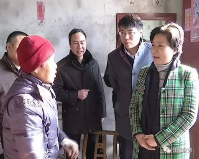 湖北省文化厅厅长雷文洁走访慰问结对帮扶村贫困户