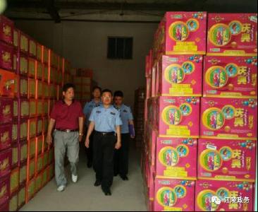 马挟超检查指导烟花爆竹、道路交通安全管理工作