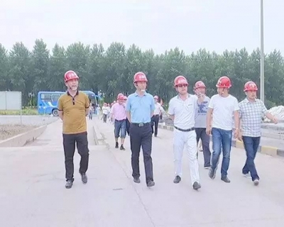 县住建局组织观摩城区在建项目安全文明施工现场