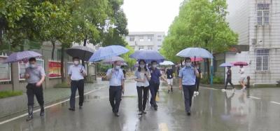 李静芹检查指导高考准备工作