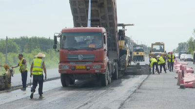 越高温越忙碌，他们为道路畅通保驾护航