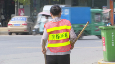 酷暑中一道令人感动的风景
