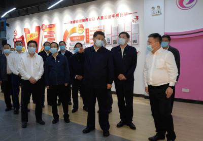 习近平：关键核心技术必须牢牢掌握在我们自己手中