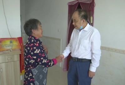 杨顺好到资市镇参加深化“代表行动”第三代表小组活动