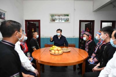 习近平：让乡亲们的日子越过越红火