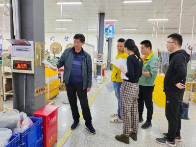 县应急管理局聘请安全专家“把脉问诊” 护航企业安全生产