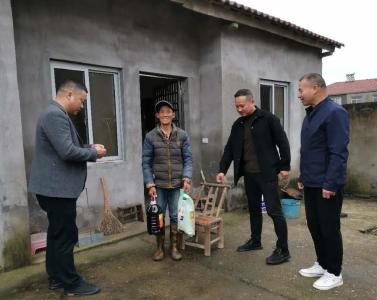 郝穴镇开展2020年“扶贫日”集中走访慰问活动