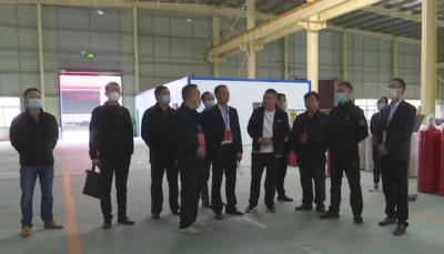 代长征、李昌炳视察全县优化营商环境工作