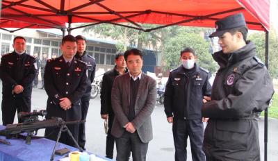 李先刚调研全县公安工作