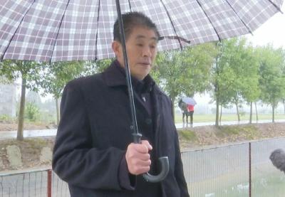 普济镇金果寺村有位“闲不住”的老党员刘大爷！