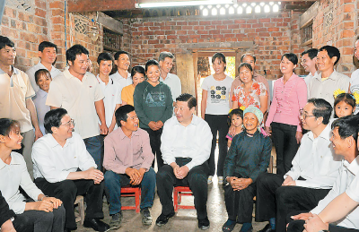 《习近平扶贫故事》——“悄悄话”让村民致了富