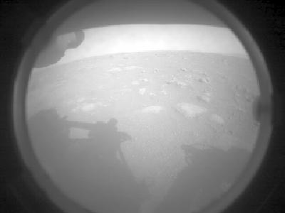 美国“毅力”号火星车成功着陆 将探索火星生命迹象