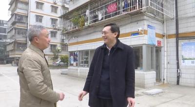 刘勇走访慰问退休老干部、 孤寡老人、贫困户和困难老党员