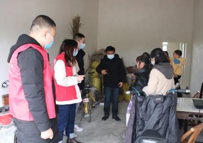 “新年微心愿——让留守儿童春节不孤单” 团县委在行动
