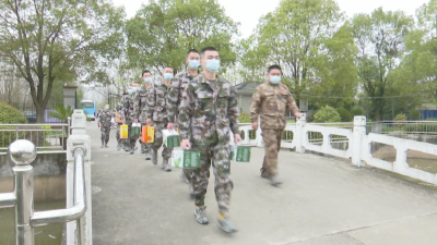 县人武部组织预定新兵开展志愿服务活动